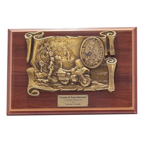 Placa Tráfico en bronce sobre de madera