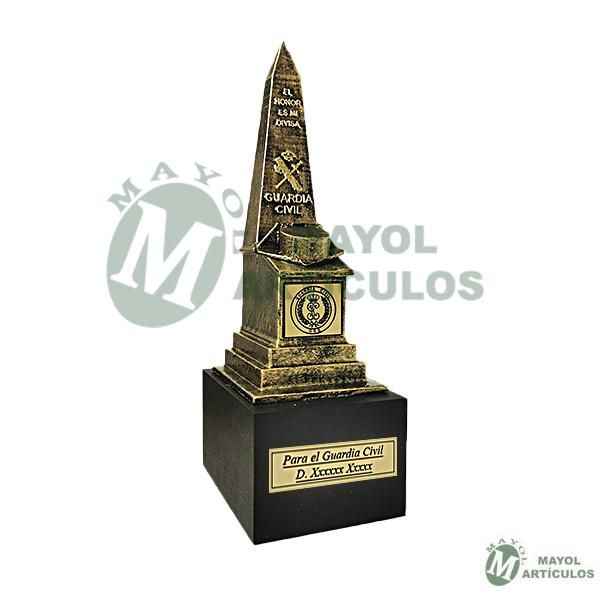 Figura Monolito Homenaje Guardia Civil y Guardia Civil Trafico