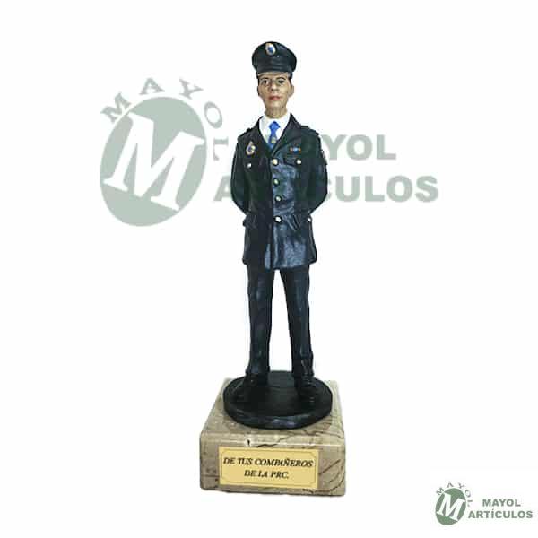 Figura Policía paseo elaborado en resina y pintada a color.