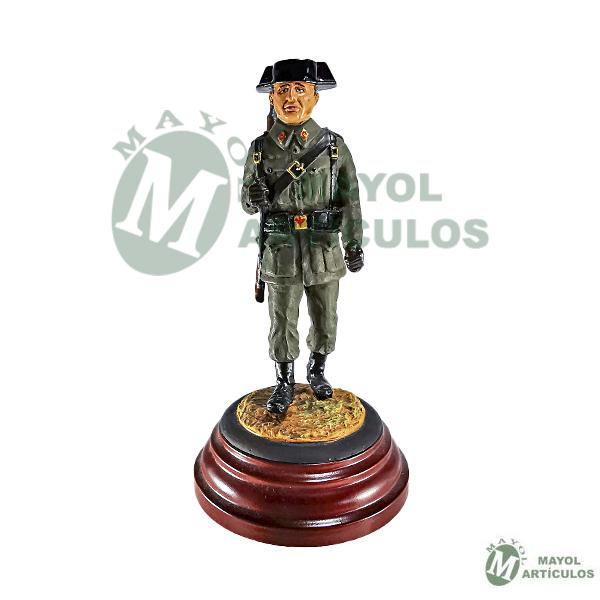 Figura de plomo   Guardia Civil con fusil al hombro y tricornio