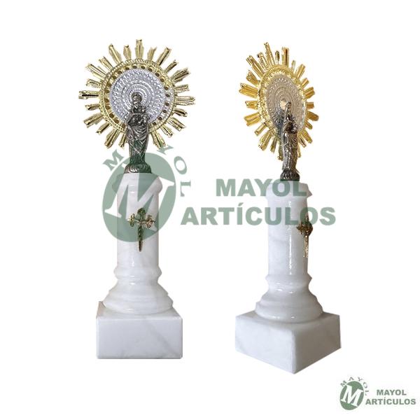 Virgen del pilar plateada con columna en mármol blanco