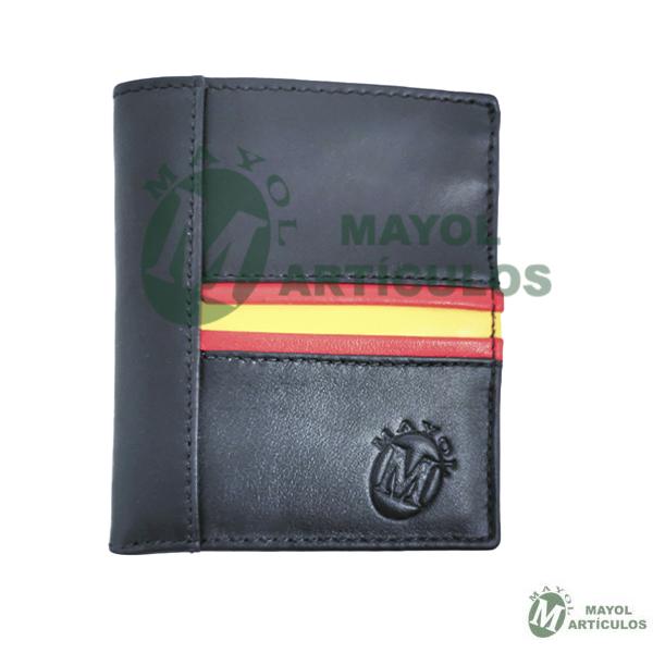 Cartera Negra con Detalle Bandera España. Tipo Libro Cartera fabricada en piel.