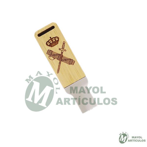 Pendrive fabricado en madera Bambú con grabado personalizado con Emblema Guardia Civil