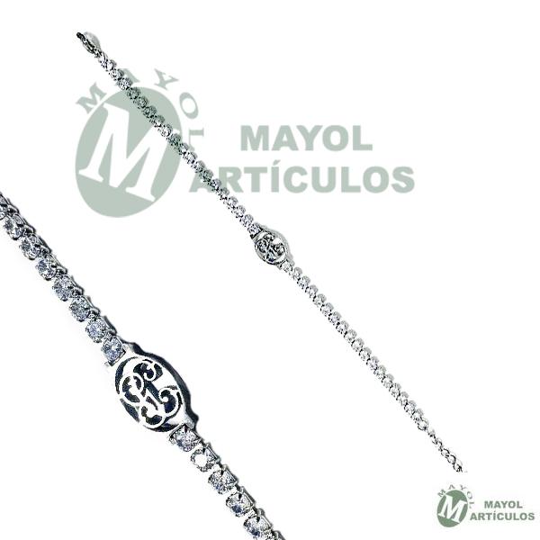 Pulsera elaborada en acero con piedras brillantes, letras GC entrelazadas